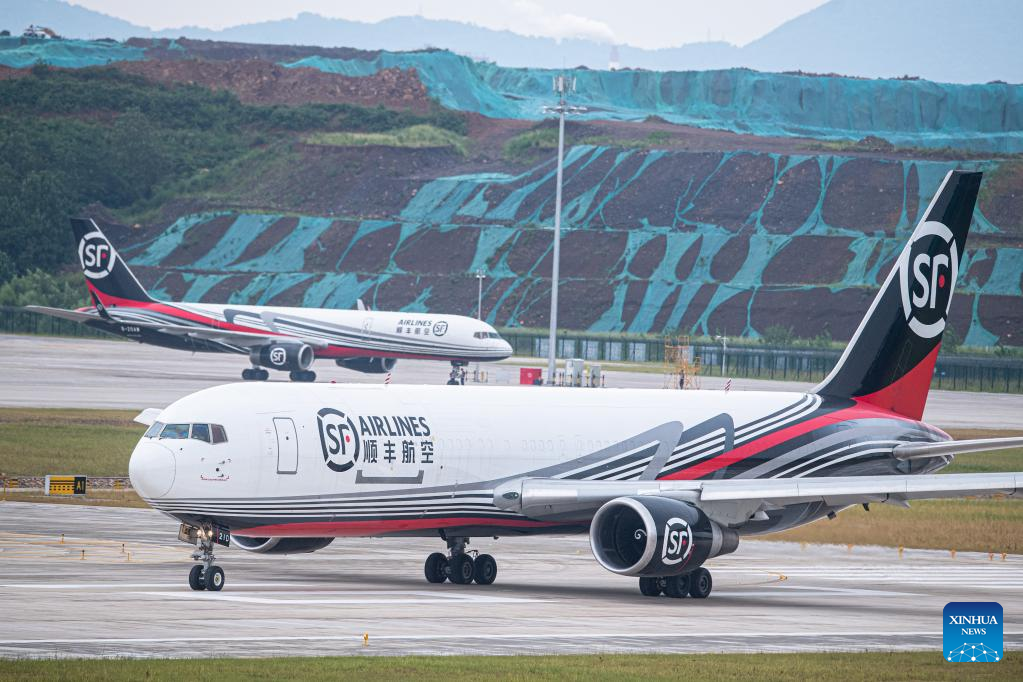 China Focus: Asia's first professional cargo hub airport put into operation in central China